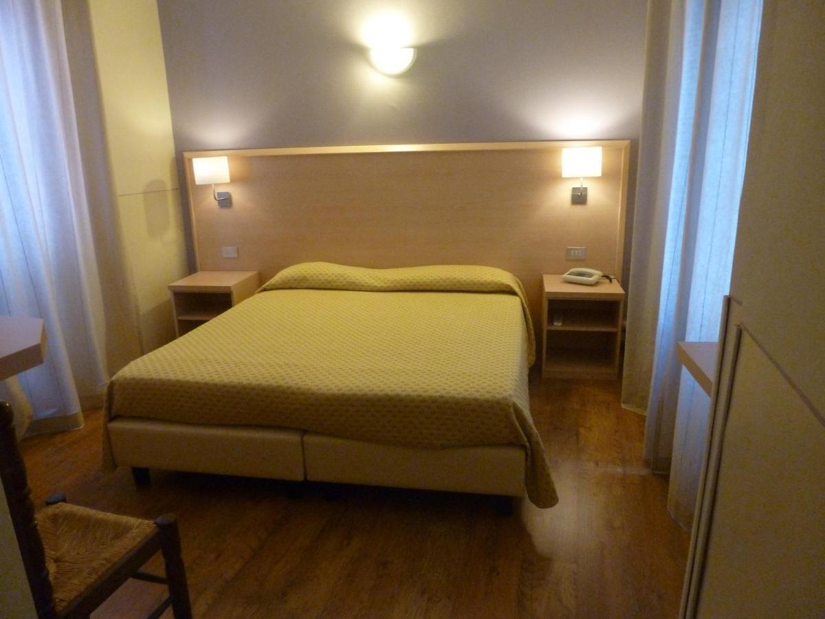 Hotel Da Cesare Stresa Room photo